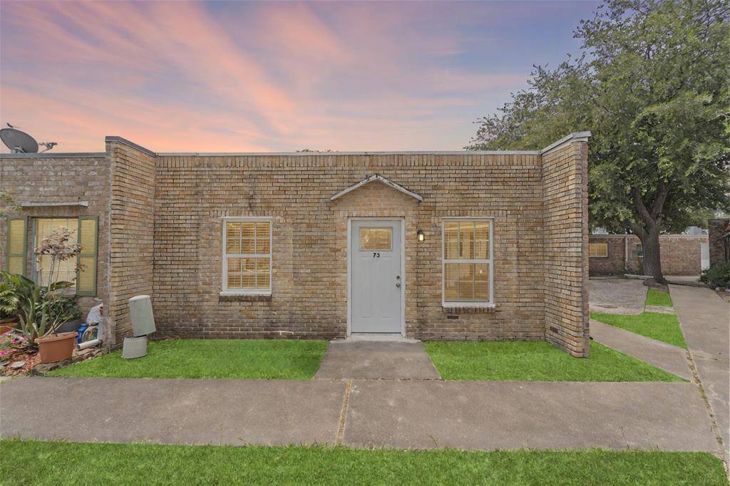 Beautifully updated 2 bedroom, 1 bathroom condo located in the Spring Branch area and situated in a well-maintained, gated community.