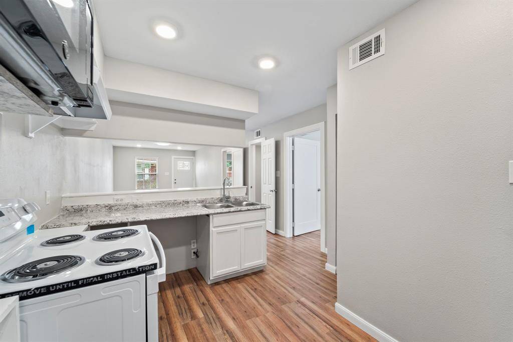 Kitchen features new appliances that have never been used!