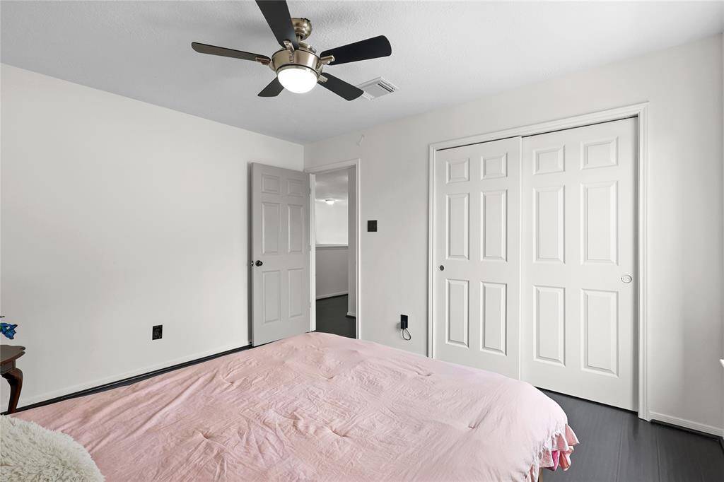 5th Bedroom:  Another view