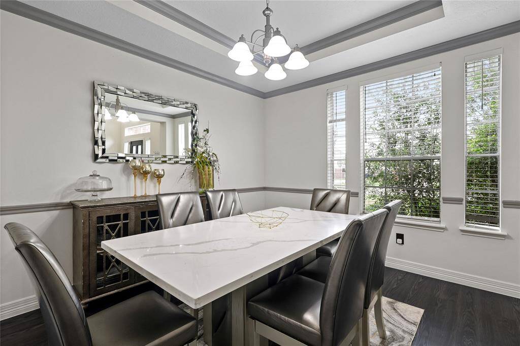 Formal Dining with high tray ceiling
