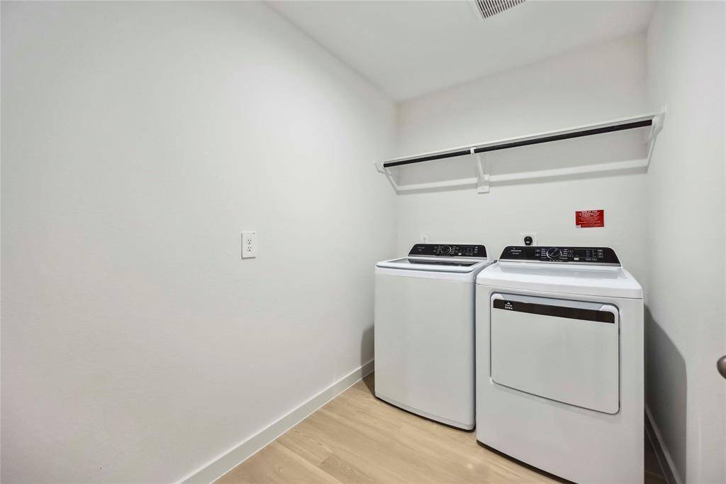Washer & dryer included