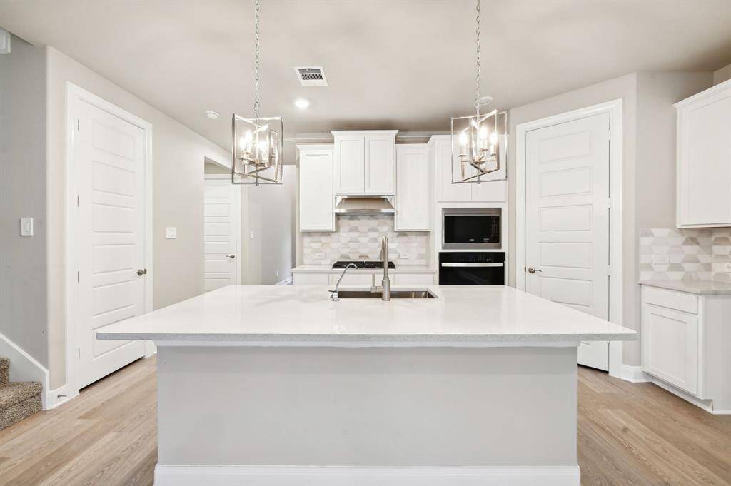 Photo is not of the actual home but is an inspirational photo of builder’s model home and may depict options, furnishings, and/or decorator features that are not included.