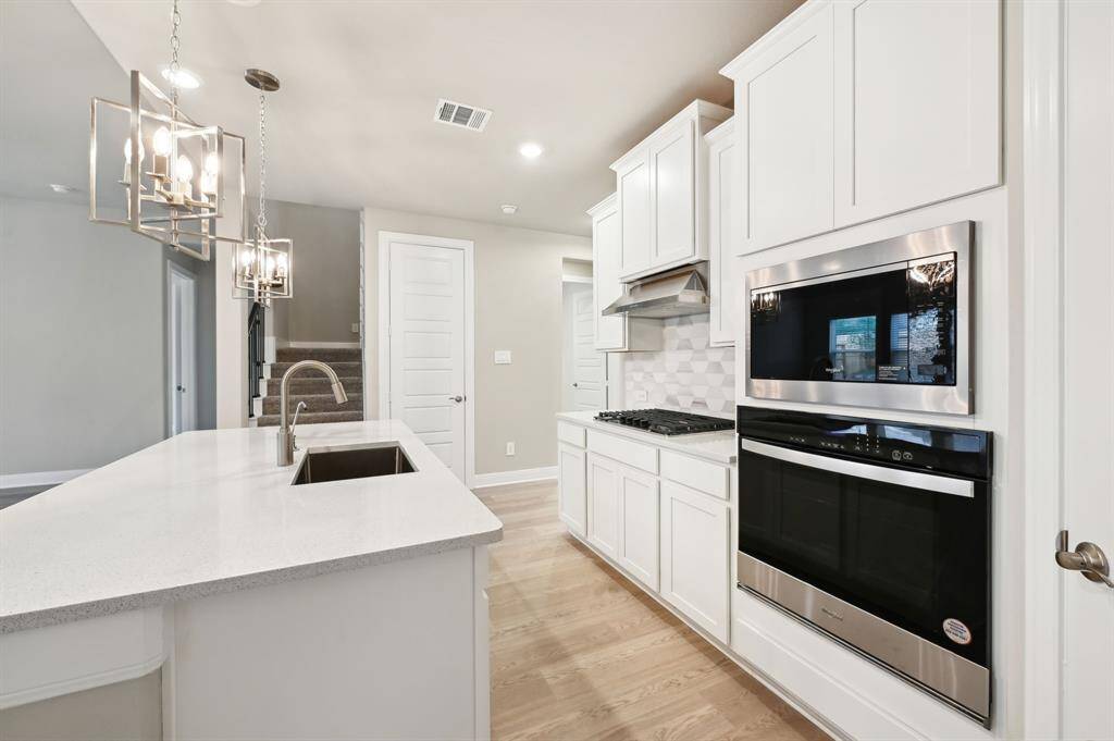 Photo is not of the actual home but is an inspirational photo of builder’s model home and may depict options, furnishings, and/or decorator features that are not included.