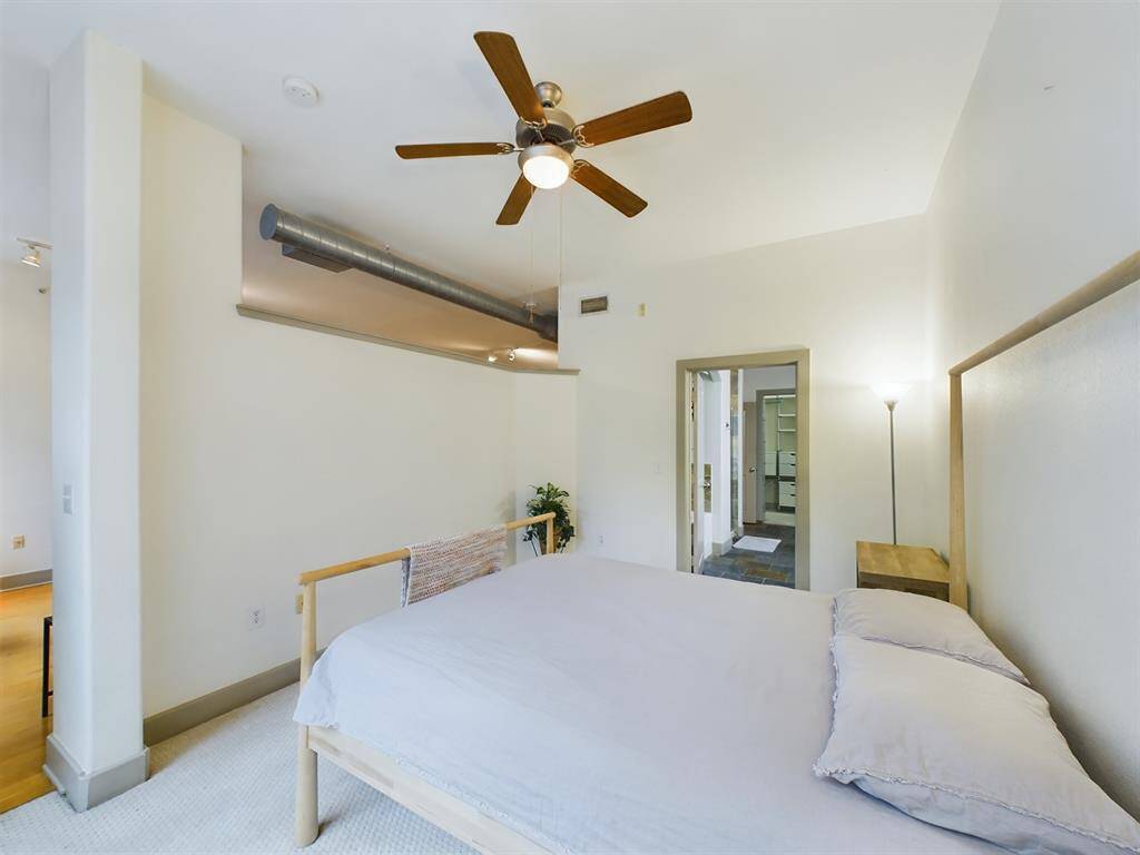 Bedroom with En-Suite Bath