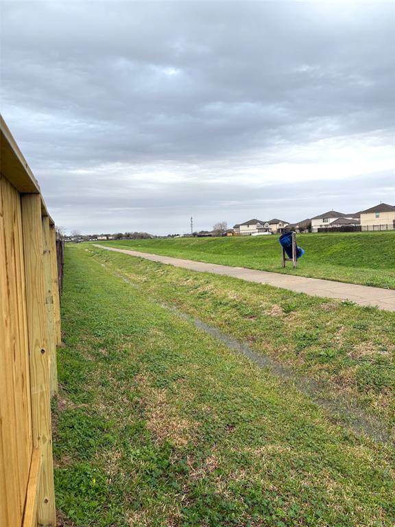 The walking path stretches for several miles and connects multiple neighborhoods in the area, making it a great place to jog, enjoy a leisurely stroll with your baby stroller, take a bike ride, or walk the dog. It's a wonderful way to enjoy the outdoors and explore the community.