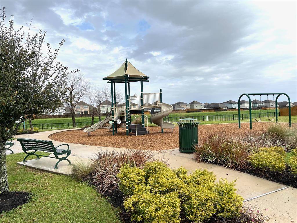 Cypress Place Park is a fantastic spot for little ones to run and play, featuring swings, slides, and benches for relaxation. This neighborhood is also just a short walk to Sheridan Elementary and Thornton Middle School, providing easy access to these Cy-Fair ISD schools.
