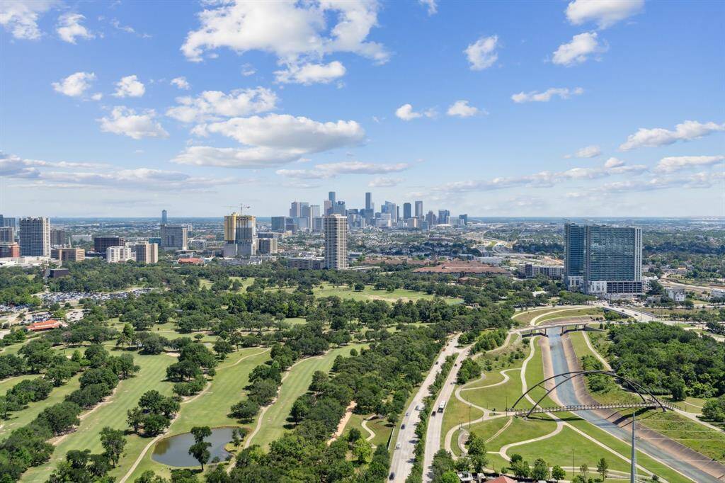 Panoramic day time views.