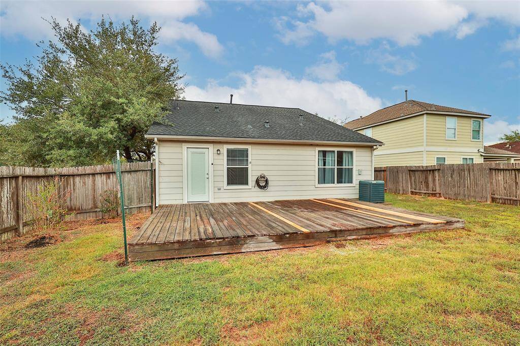 Spacious Backyard. Generous outdoor area perfect for gardening, entertaining, or unwinding.