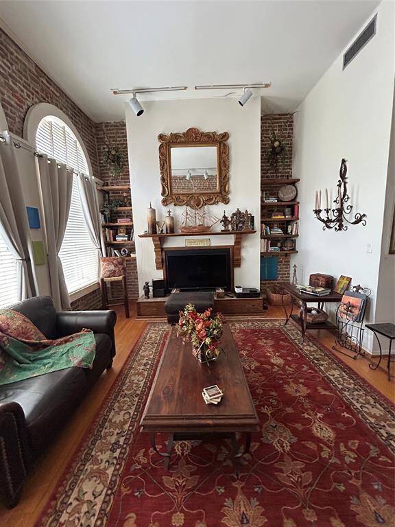 Floor 2 Fireplace