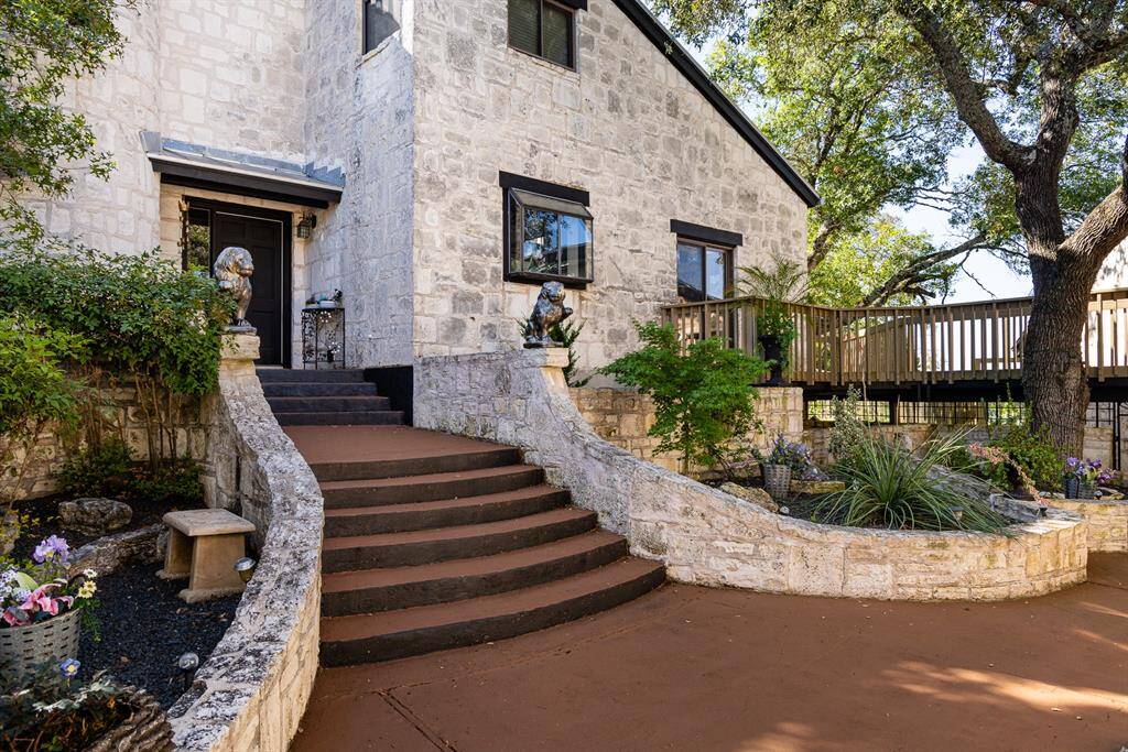 Main entry to the guest house.