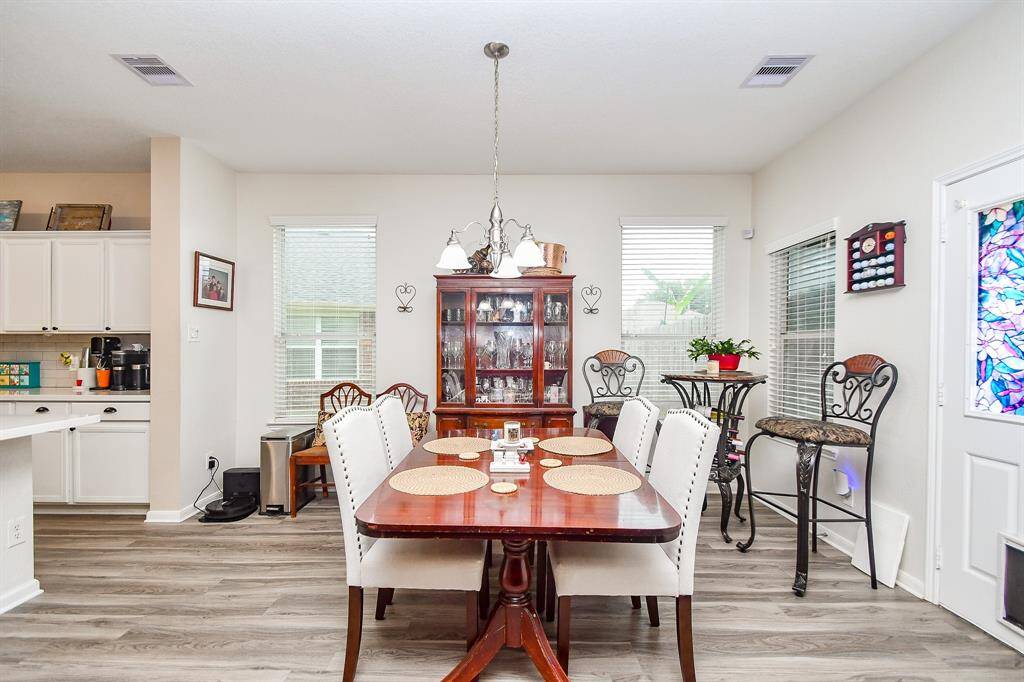 Breakfast area by the kitchen and the living area