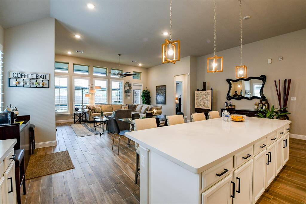 Amazing island with tons of space for entertaining!