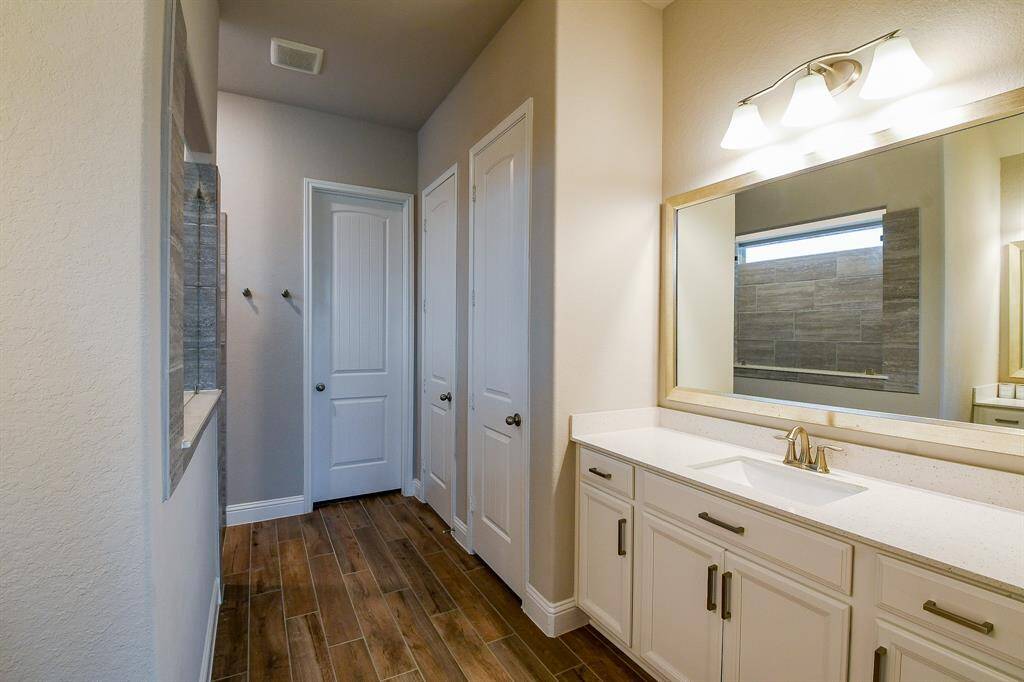 Beautiful master bath with double vanities and separate shower!