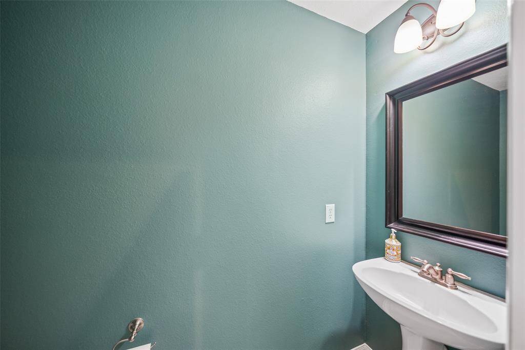 Powder bath with designer colors