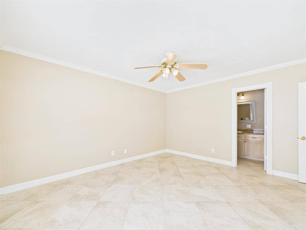 Spacious Bedroom (12'x15')