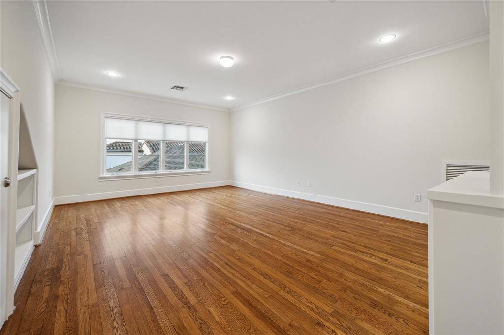 Expansive third-floor flex space, perfect for a game room or creative retreat.