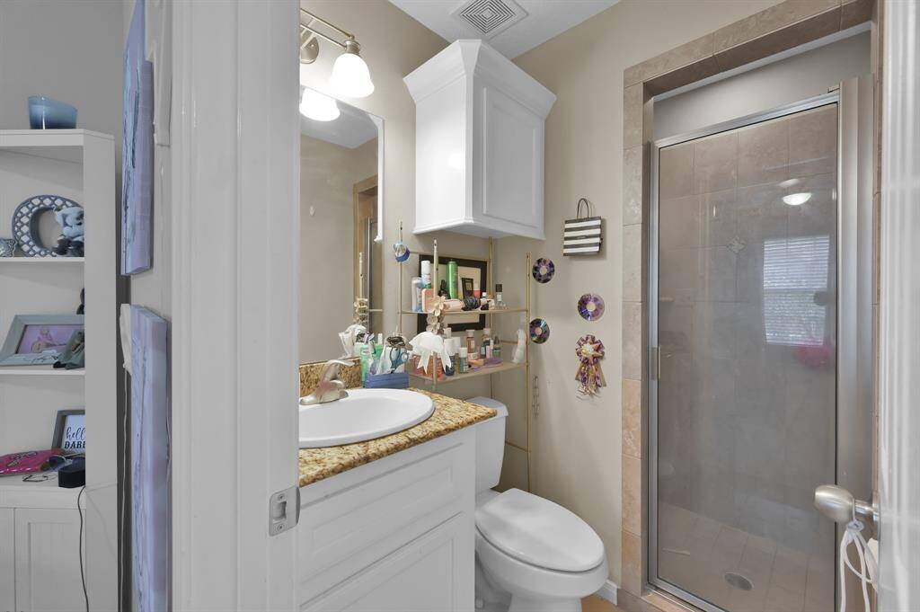 2nd Bedroom ensuite bathroom.