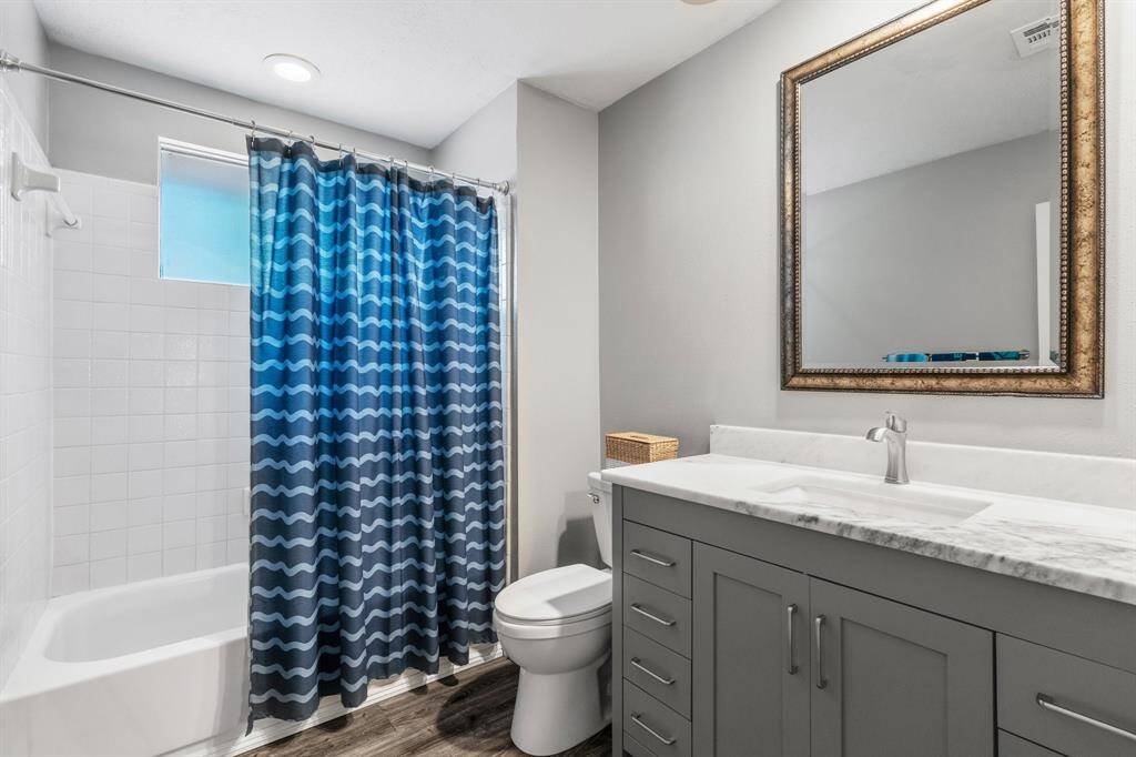 The second bath is great for guests.