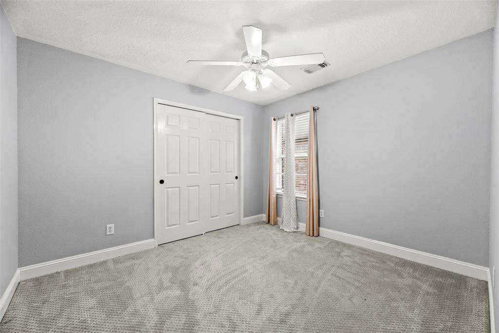 Secondary bedroom