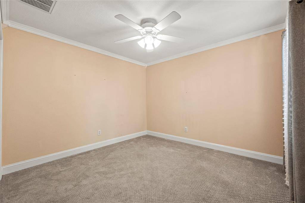 Secondary bedroom