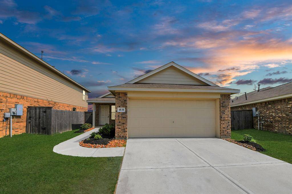Welcome 4131 Neches Bend Drive, Baytown
