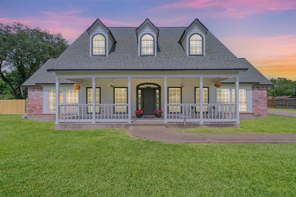 Country Home sitting on approx 1/2 Ac