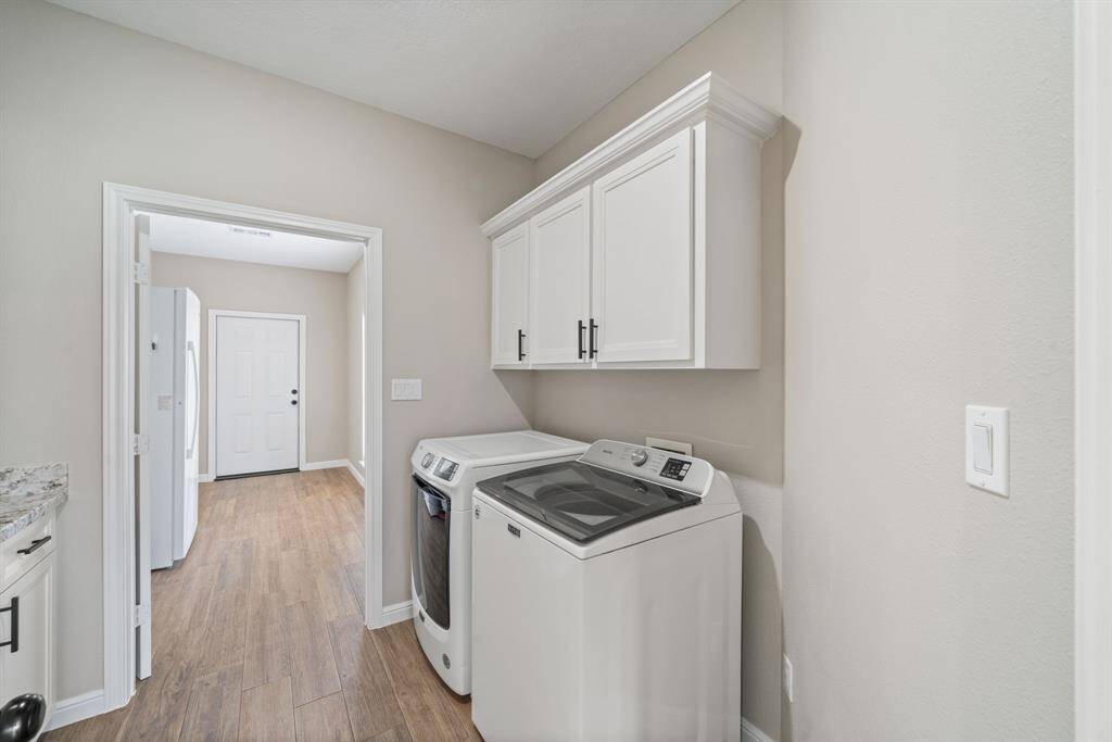 Large Landry Rm