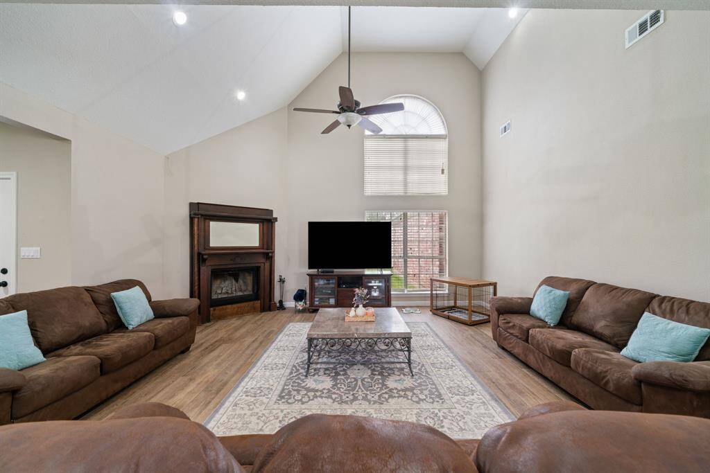 Family Room 20x20
