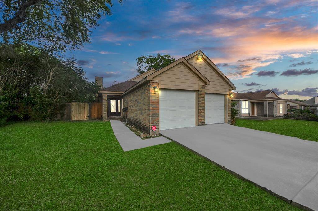 Welcome to 5403 Village Ln