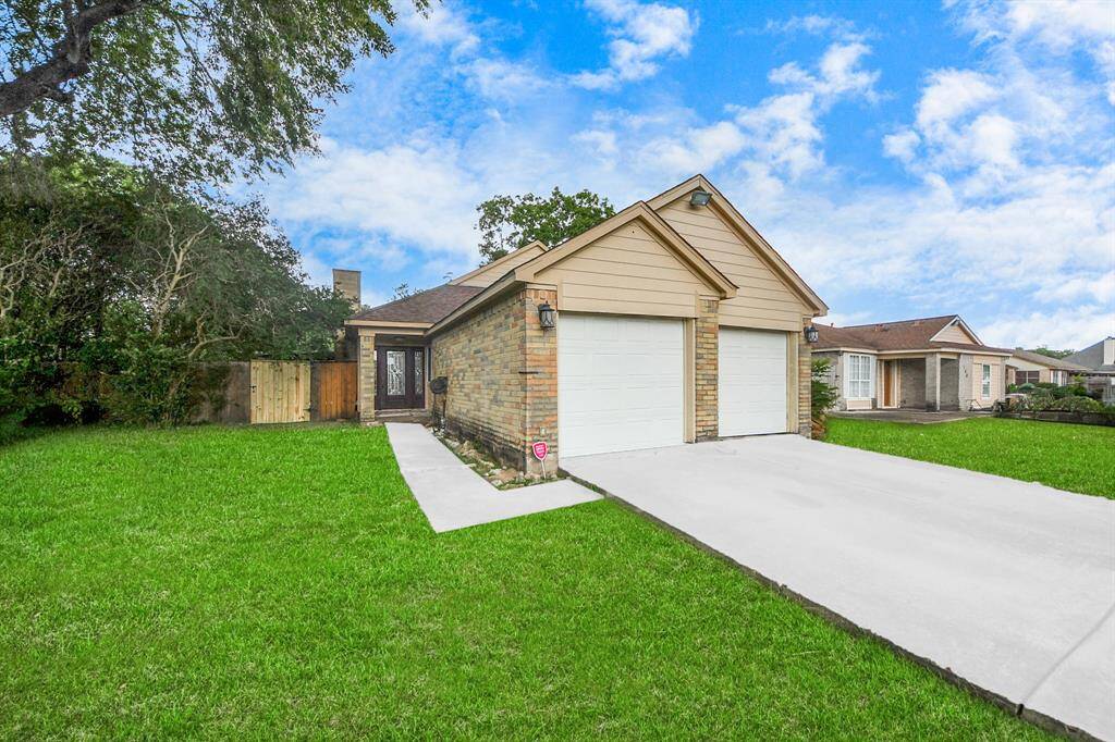 Welcome to 5403 Village Ln