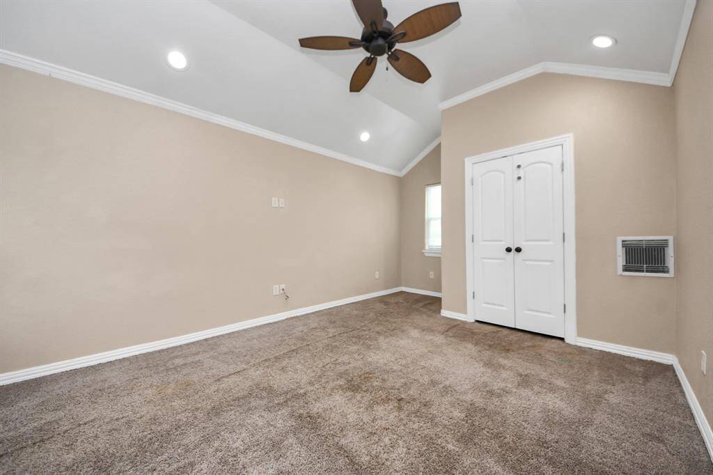 2nd floor game room/extra bedroom