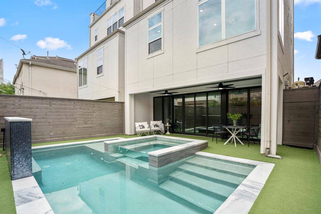 Gorgeous view of the pool/spa