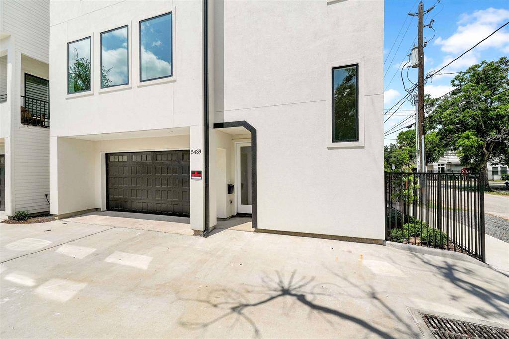 Welcome to 5439 Darling st. A newly constructed house in Cottage Grove. This is the front property and the last unit of this project. This unit offers a unique versatile first floor en-suite bedroom/office with a separate access.