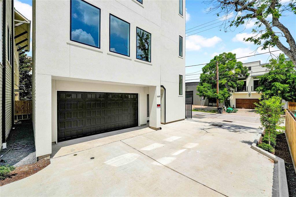 Welcome to 5439 Darling st. A newly constructed house in Cottage Grove. This is the front property and the last unit of this project. This unit offers a unique versatile first floor en-suite bedroom/office with a separate access.