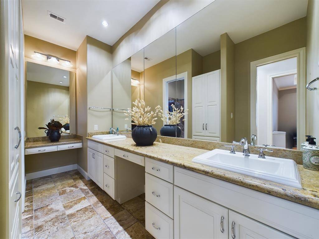 Secondary Bath with Oversized Dual Vanity & Vanity Area