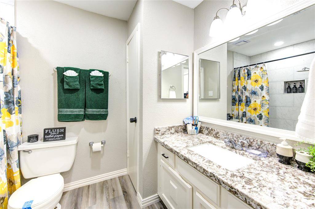 Primary Bath with Oversized Vanity & Tub/Shower Combo