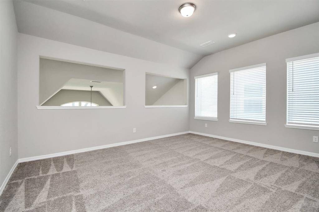 Game room/loft area, perfect for entertainment and relaxation