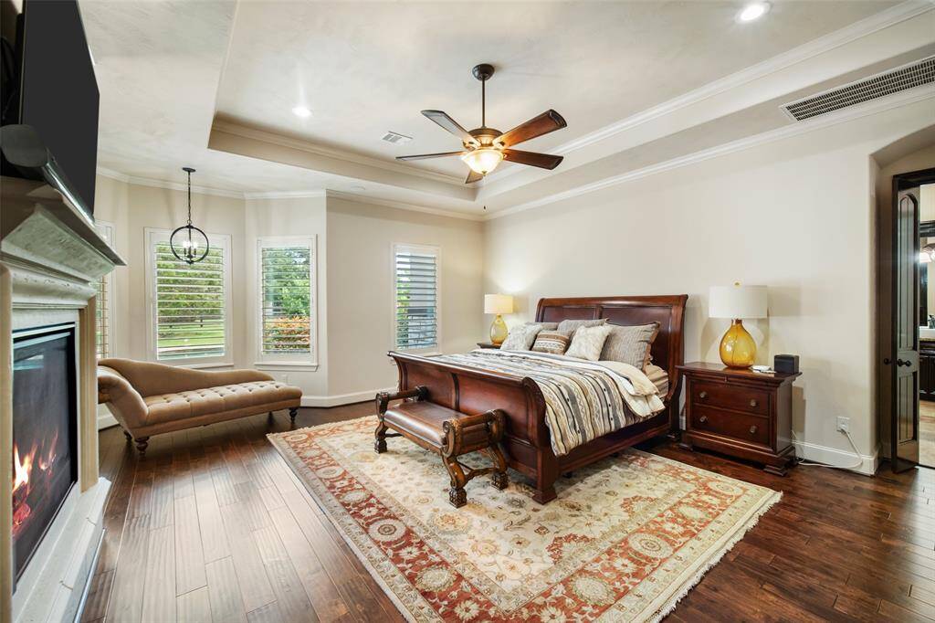 Primary suite with access to backyard.