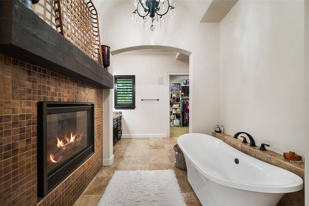 Unwind in this soaking tub!