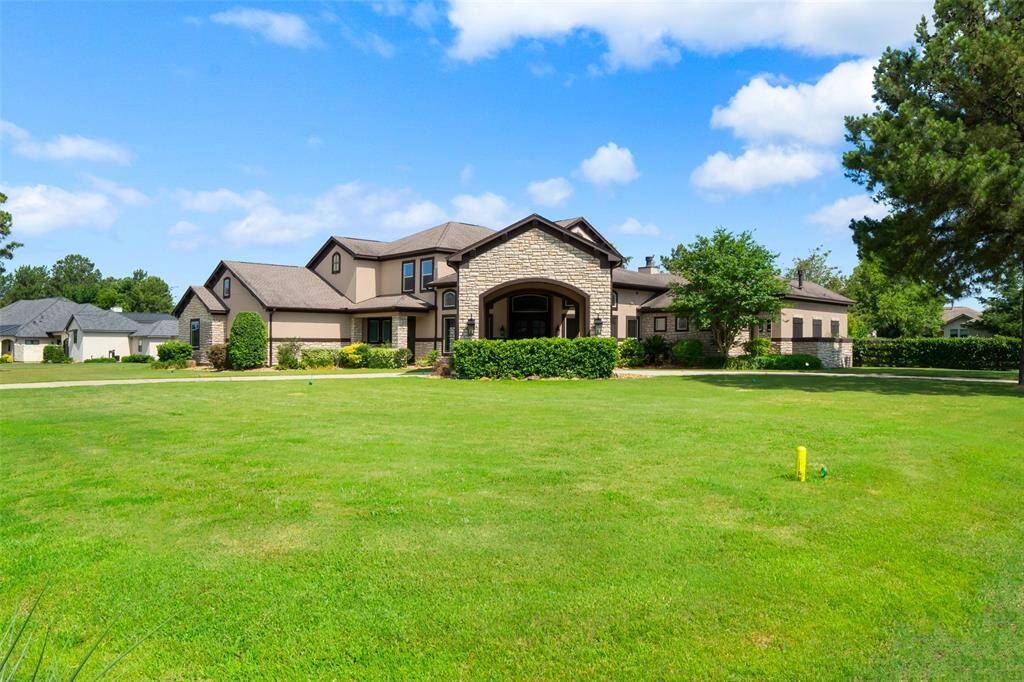 Front view of the home.