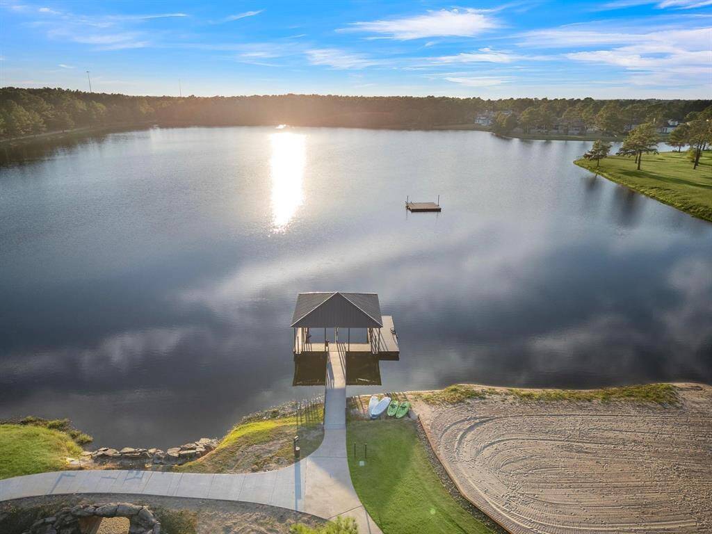 Willowcreek Ranch offers a 50 AC lake with trails, a clubhouse, exercise room and playground.
