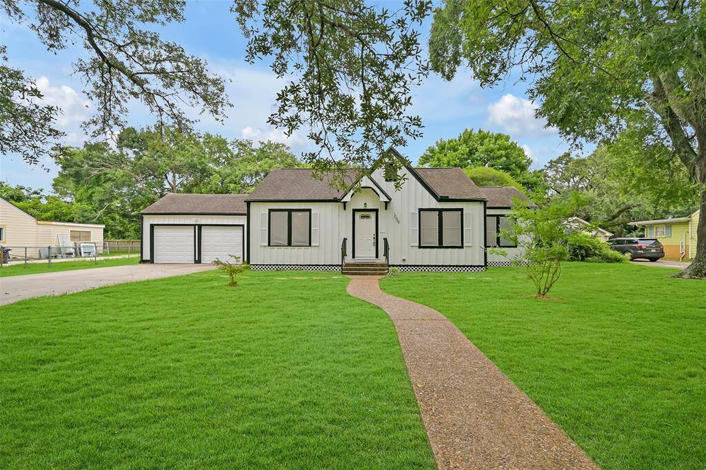 Welcome Home!1009 Larcom