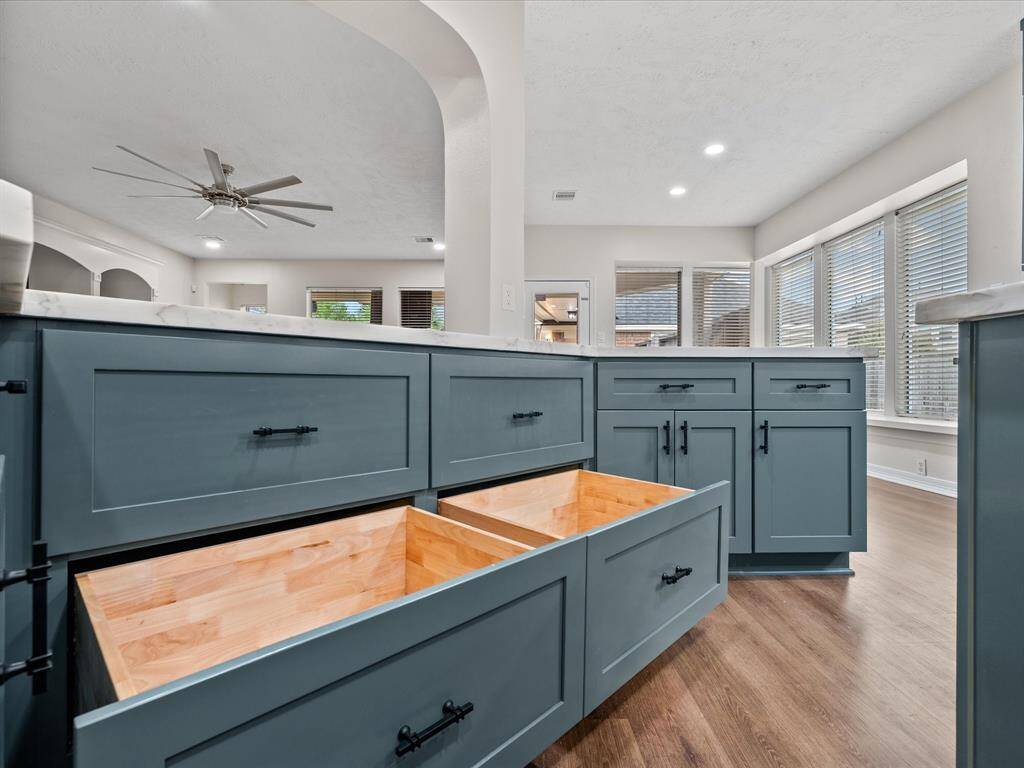Soft close POTS & PANS drawers!