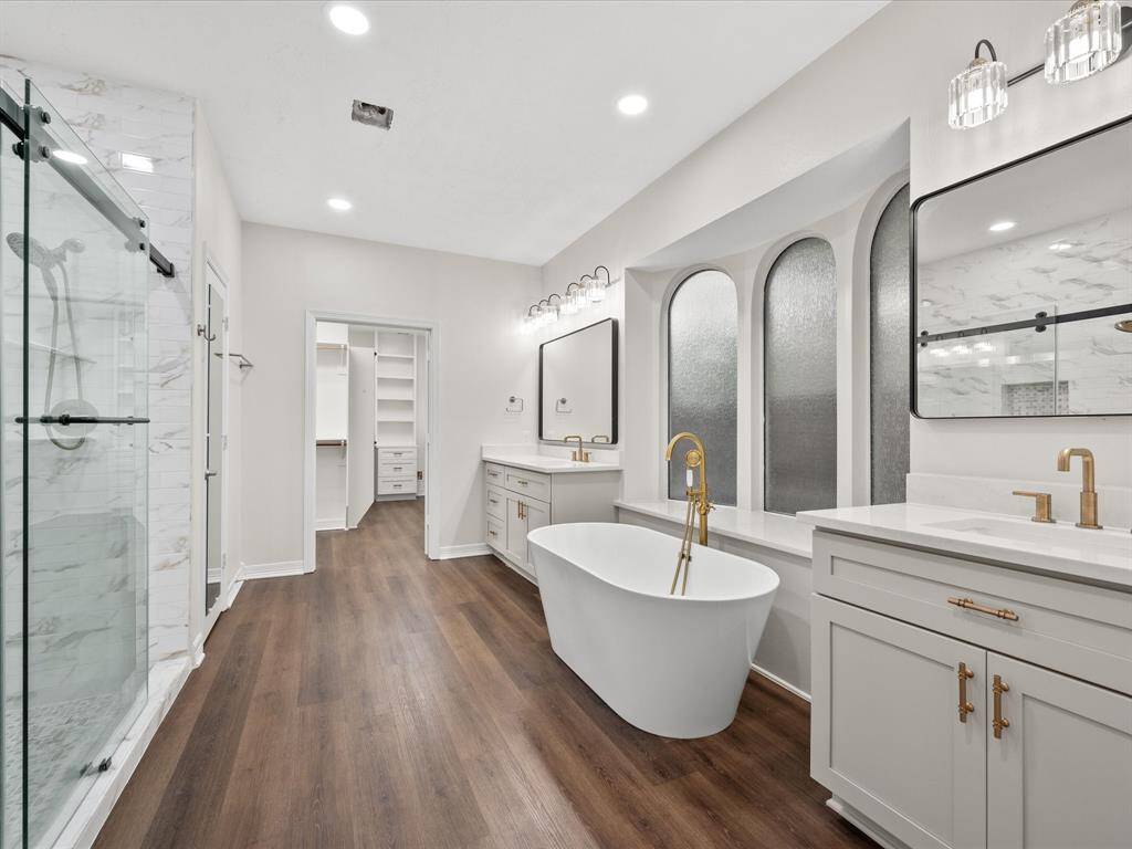 A fully updated primary en-suite that feels like a spa!