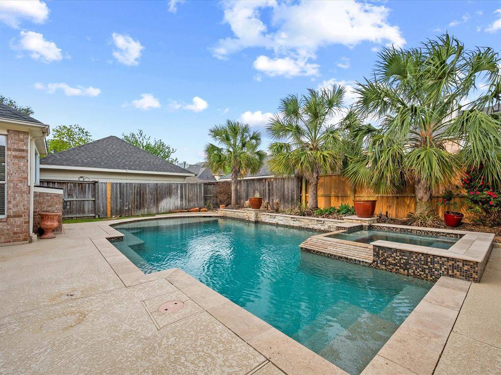 A HEATED pool + spa!