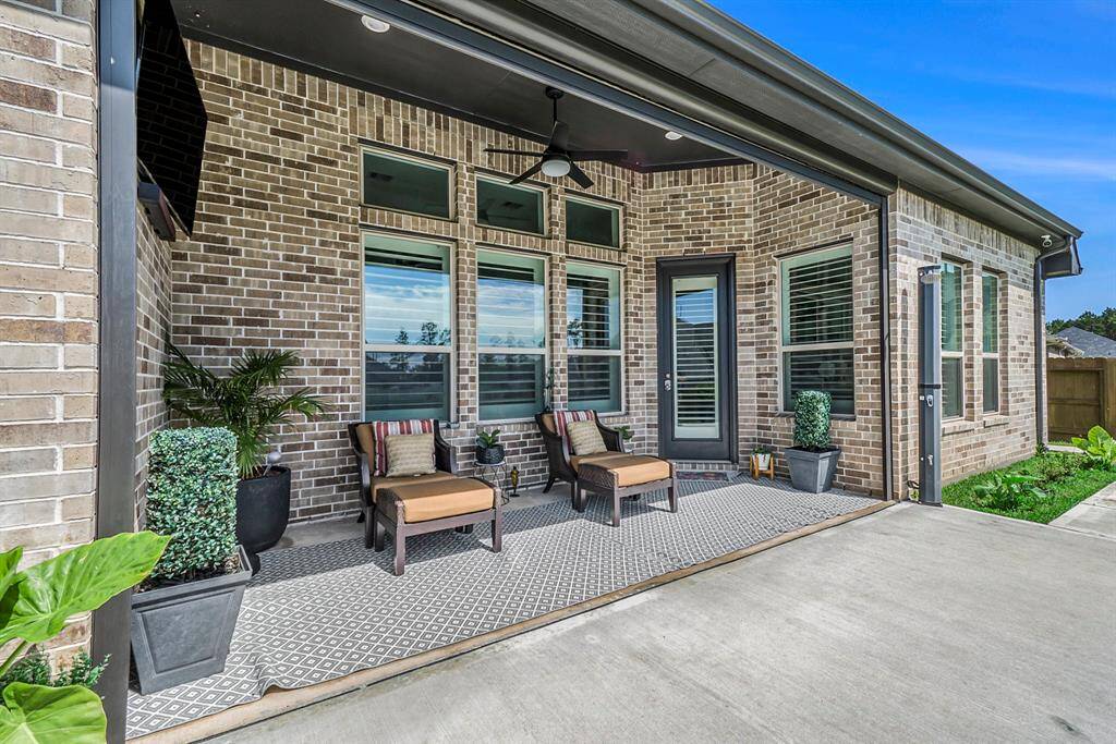 Expansive backyard perfect for relaxation and entertaining.