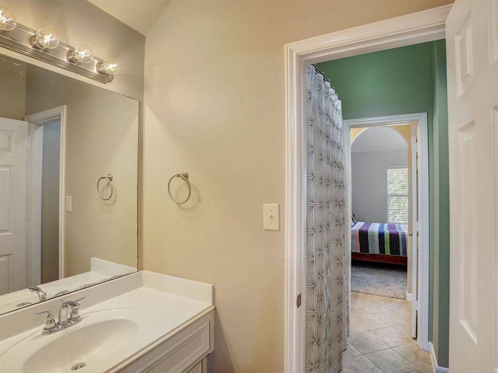 The vanity area for Bedroom 4.