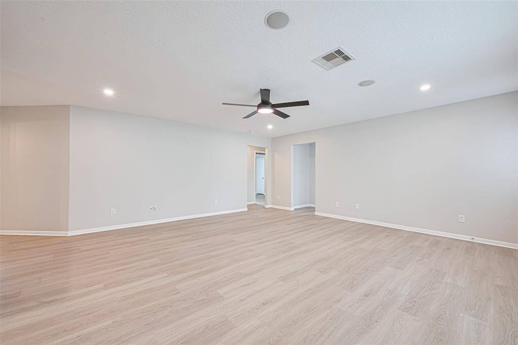 Large spacious living room.