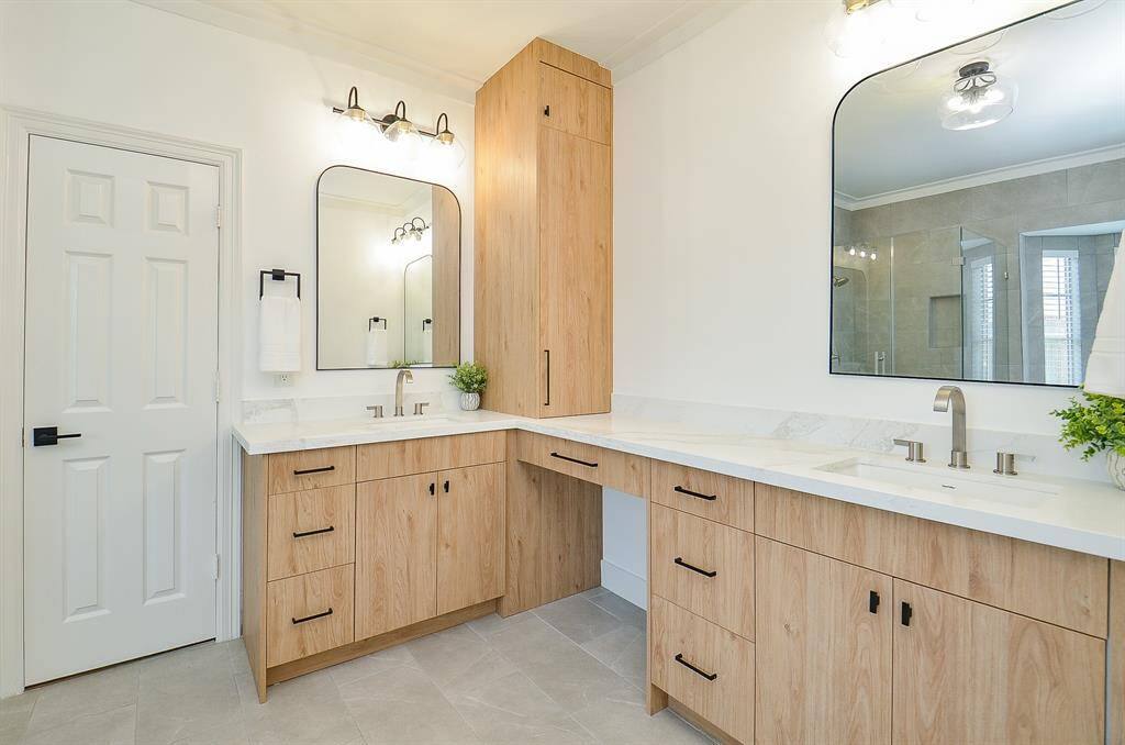 Soft close drawers with a perfect spot for your vanity area. Bright led lighting eluminate the room