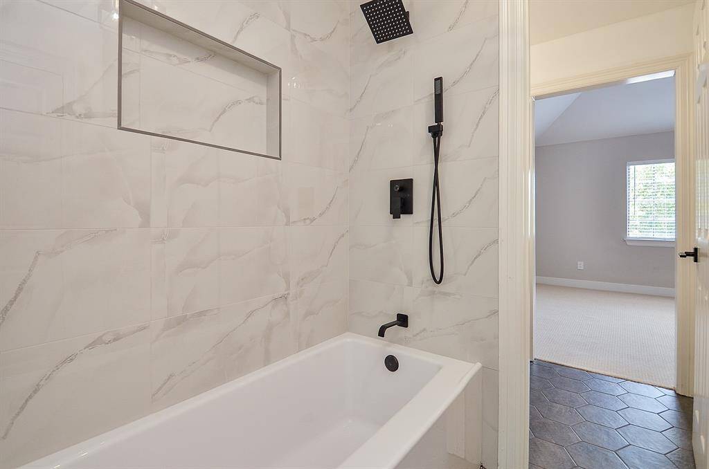 Elegant tile with modern finishes